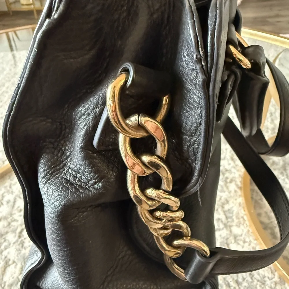 Michael Kors Hamilton East West Medium Black Pebbled Leather Bag, Gold Hardware